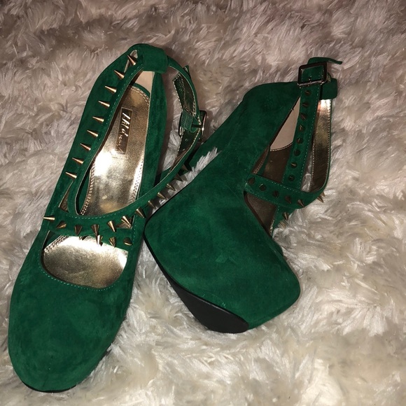 Heels - Picture 2 of 5